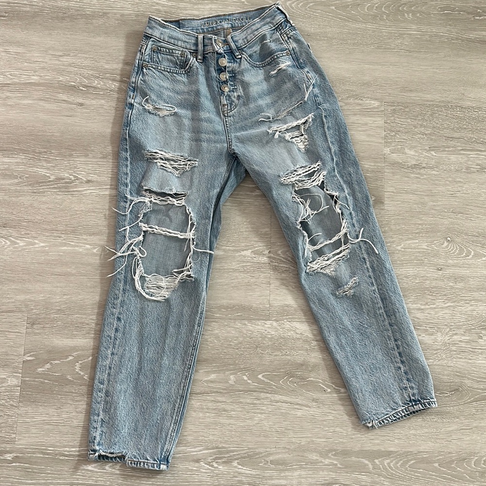American Eagle Ripped '90s Boyfriend
Jean
X-short size 000 **not 00**